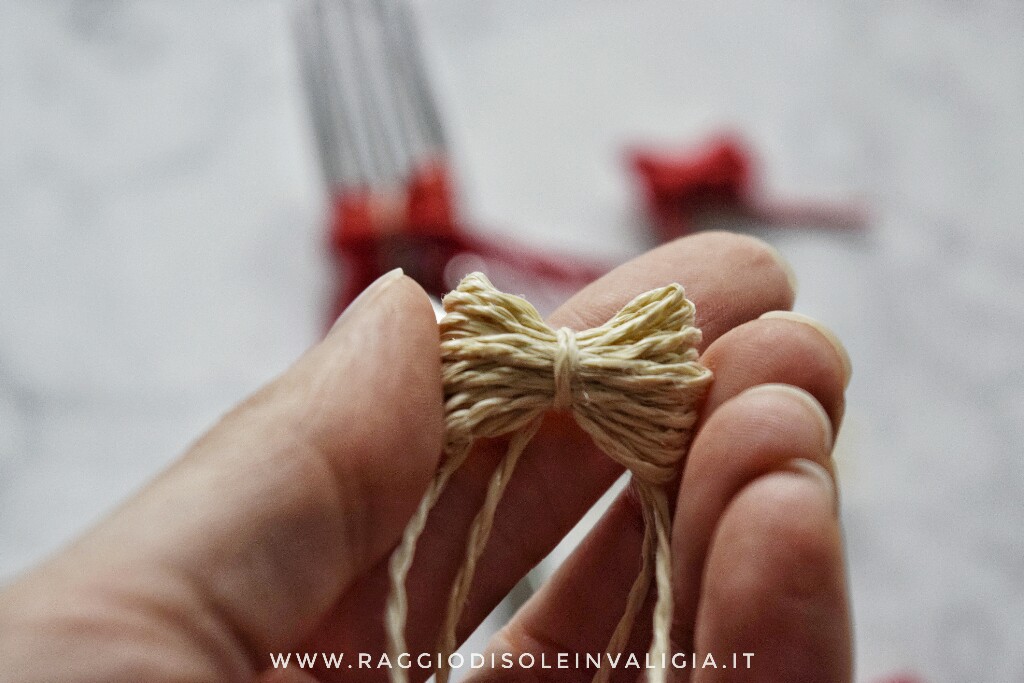 Come Fare Fiocchi E Pompon Con Una Forchetta Raggio Di