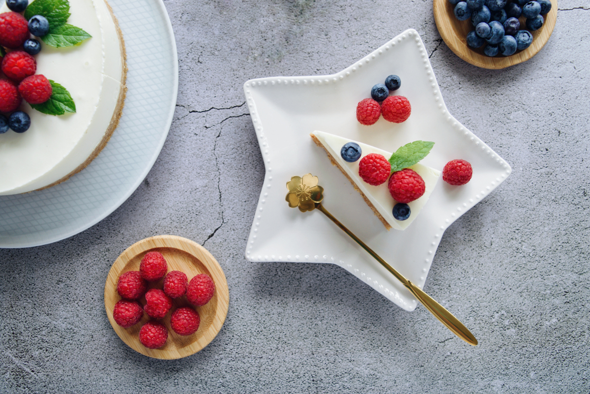 Cheesecake allo yogurt e frutti di bosco, ricetta senza cottura
